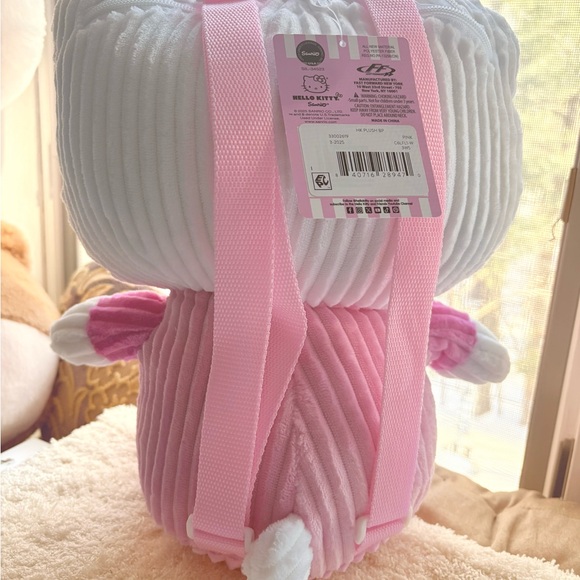 Hello Kitty Backpack - Picture 2 of 2